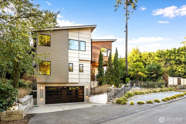 Property photo for 1717 99th Avenue NE, Bellevue