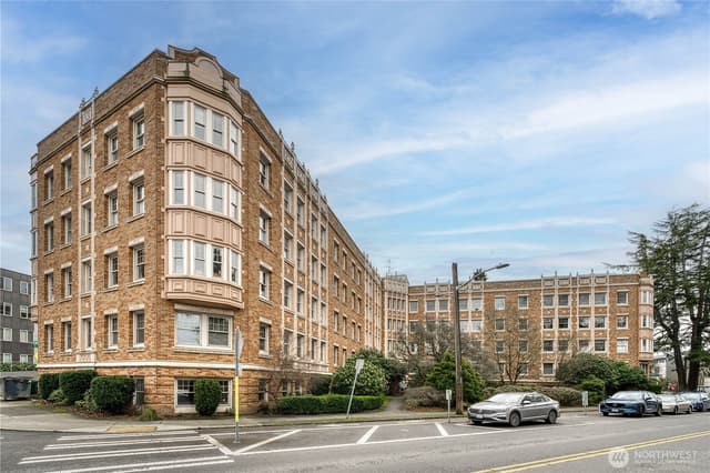 Property photo for 5810 Cowen Place NE #301, Seattle