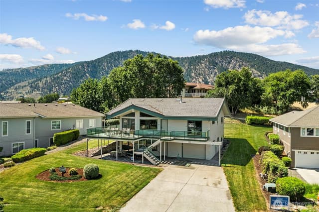 Property photo for 105 Chelan View Drive, Manson