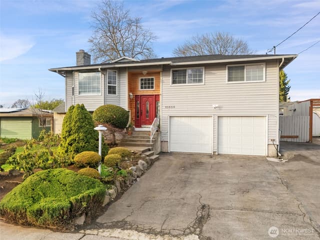 Property photo for 10606 SE 226th St, Kent