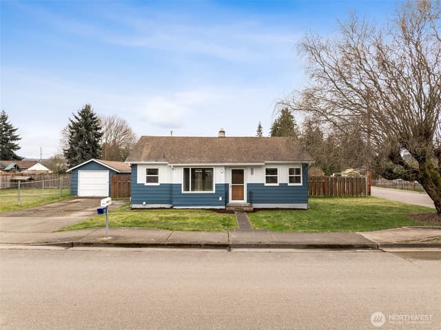 Property photo for 1908 13th Avenue NW, Puyallup