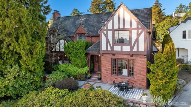 Property photo for 3419 E Laurelhurst Drive NE, Seattle