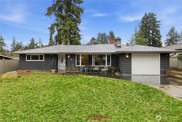 Property photo for 812 Maplewood Avenue, Kent