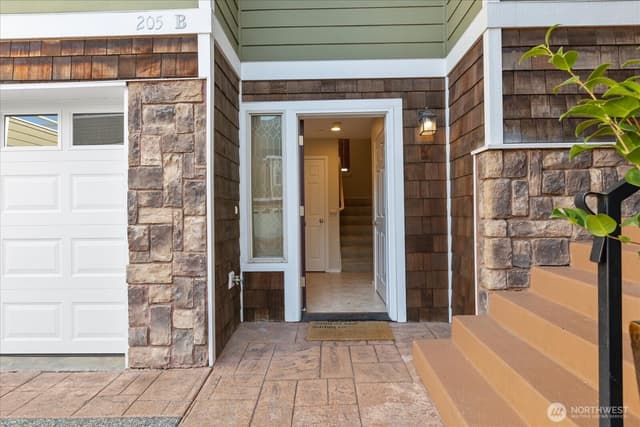 Property photo for 205 Avenue E #B, Snohomish