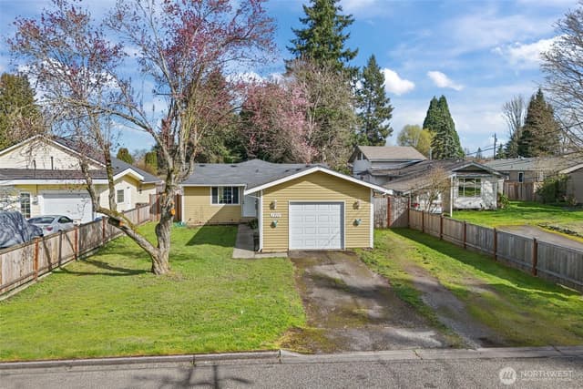 Property photo for 1711 4th Avenue NW, Puyallup
