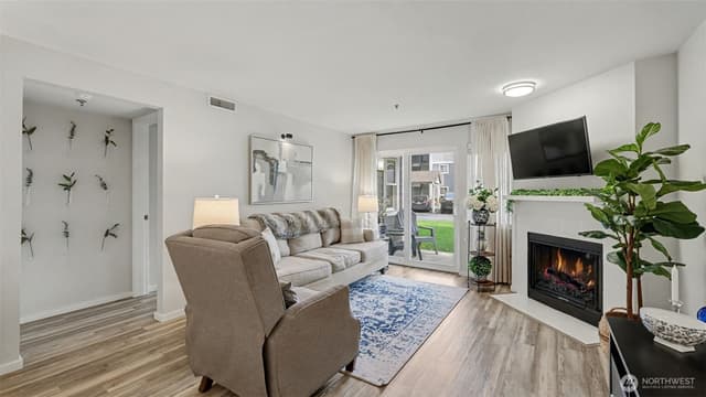 Property photo for 250 NW Dogwood Street #E-102, Issaquah