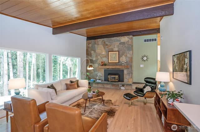 Property photo for 10422 Mary Lane SW, Lakewood