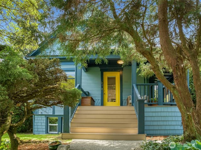 Property photo for 2516 3rd Avenue W, Seattle
