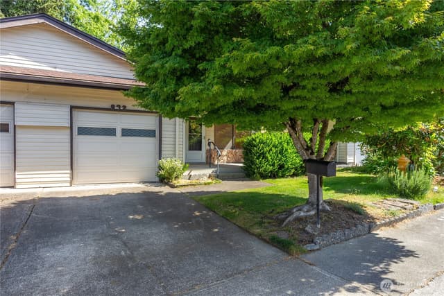 Property photo for 932 S 245th Place, Des Moines