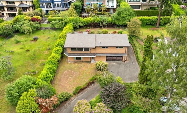 Property photo for 9510 Lake Washington Boulevard NE, Bellevue