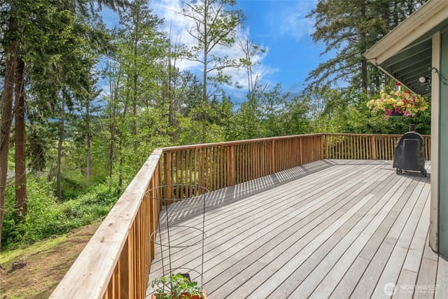 Property photo for 3919 97th Avenue E, Edgewood
