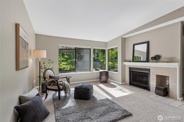 Property photo for 1380 Bellevue Way NE #4, Bellevue