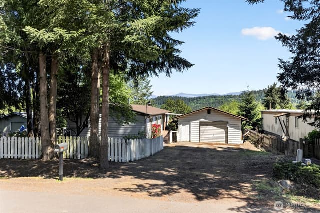 Property photo for 13413 Cedar Cir E, Bonney Lake