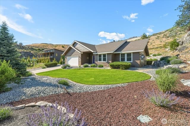 Property photo for 345 Orchard View Drive, Chelan