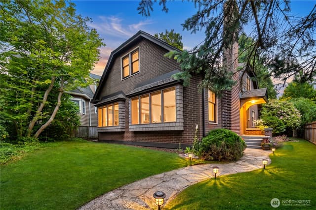 Property photo for 2654 W Dravus Street, Seattle