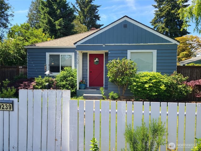 Property photo for 9239 Dayton Avenue N, Seattle