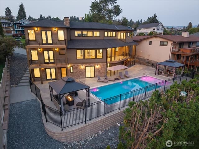 Property photo for 755 Wapato Way, Manson