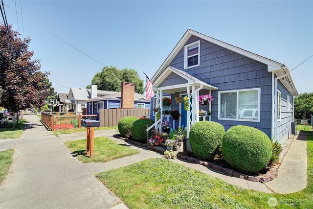 Property photo for 320 Williams Avenue N, Renton