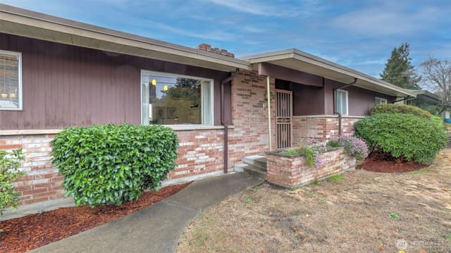 Property photo for 1401 Lincoln Avenue NE, Renton