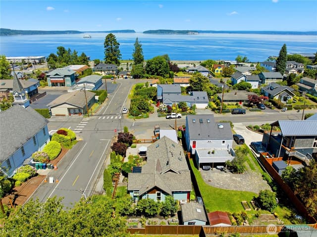 Property photo for 308 Loveland Avenue, Mukilteo