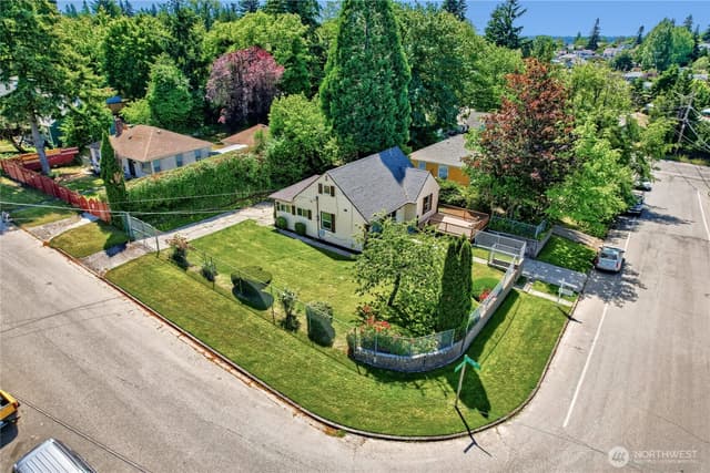 Property photo for 6815 S 120th Place, Seattle