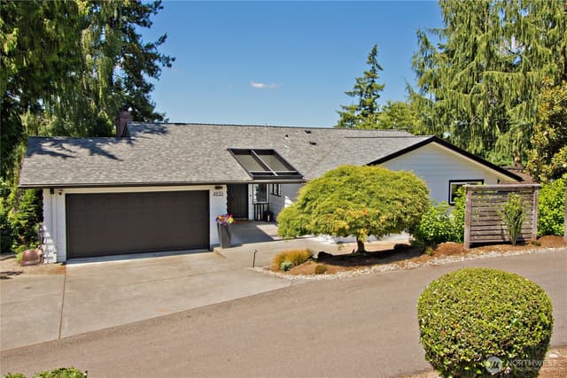 Property photo for 4935 116th Place SE, Bellevue