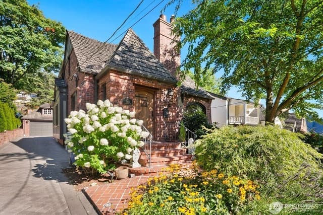 Property photo for 8430 Fauntleroy Way SW, Seattle