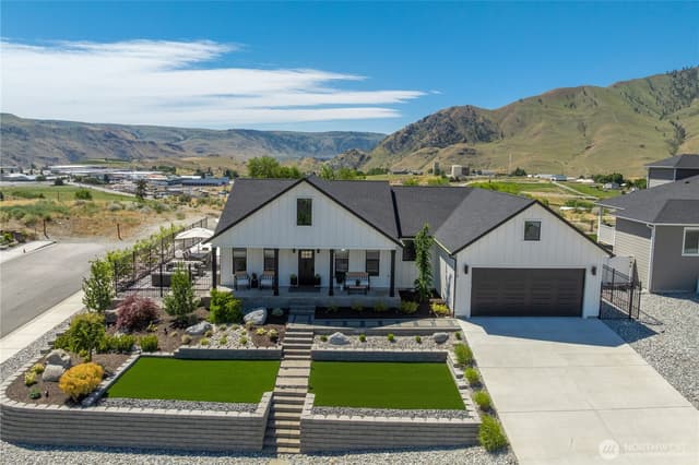 Property photo for 1118 Sunset Lane, Chelan
