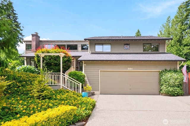 Property photo for 301 128TH Avenue NE, Bellevue