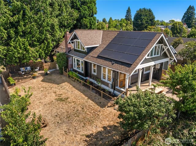 Property photo for 907 NE 72nd Street, Seattle