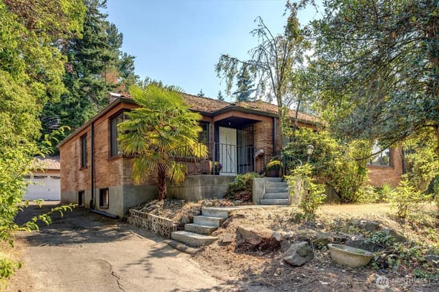 Property photo for 16260 14th Avenue NE, Shoreline