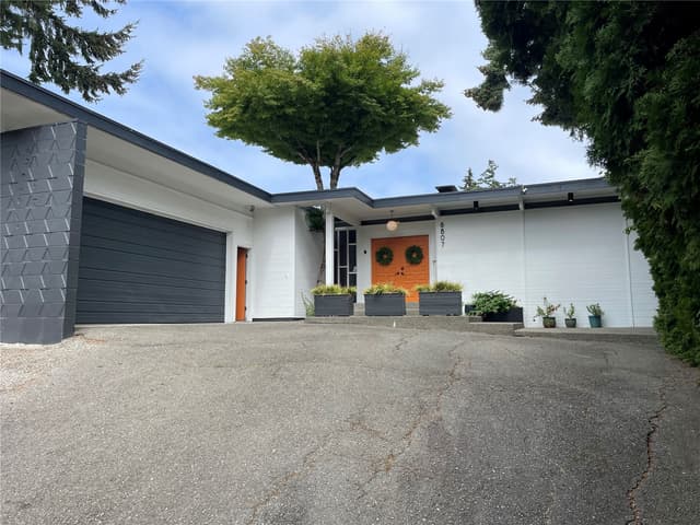 Property photo for 6807 44th Street Court W, University Place
