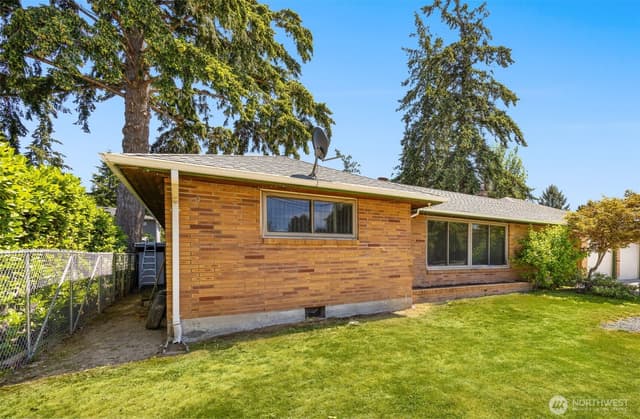 Property photo for 24608 Marine View Drive S, Des Moines