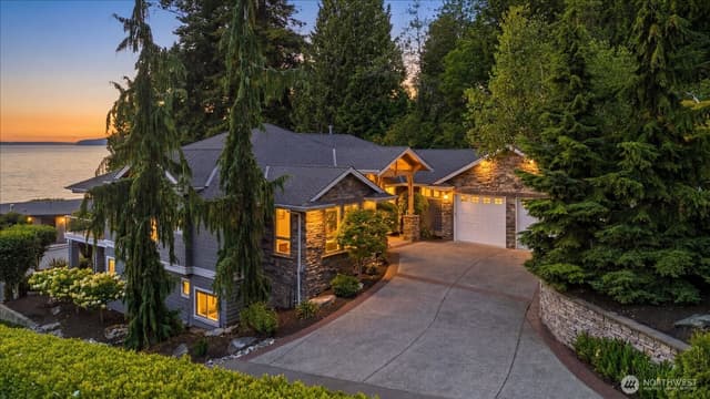 Property photo for 18608 Sound View Place, Edmonds