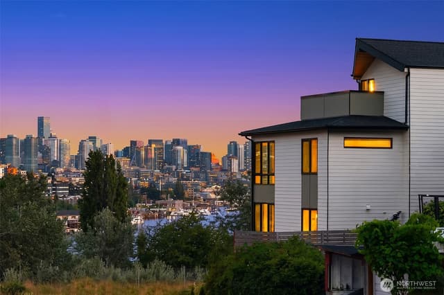 Property photo for 454 NE 40th Street, Seattle