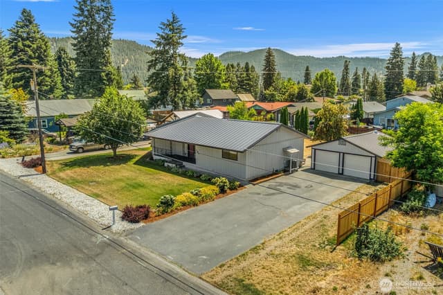 Property photo for 137 W Center Street, Leavenworth