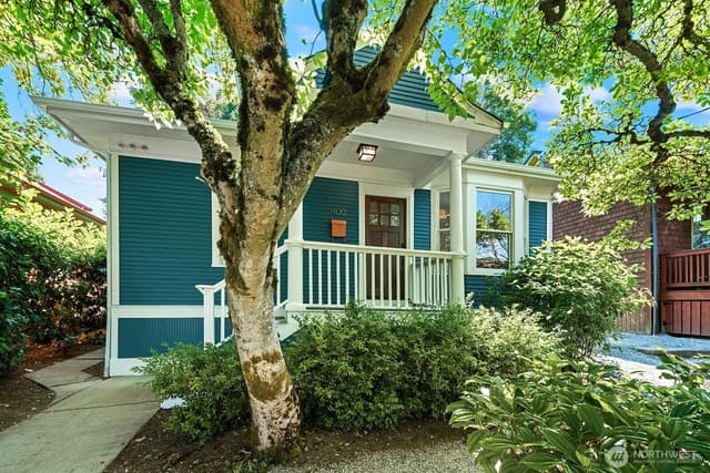 Property photo for 400 21st Avenue E, Seattle