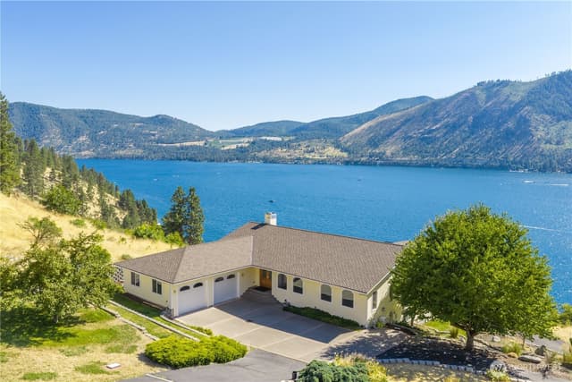 Property photo for 3035 Lakeshore Drive, Manson