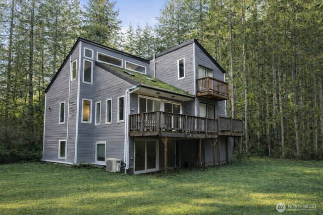 Property photo for 5040 SW Lake Helena Road, Port Orchard