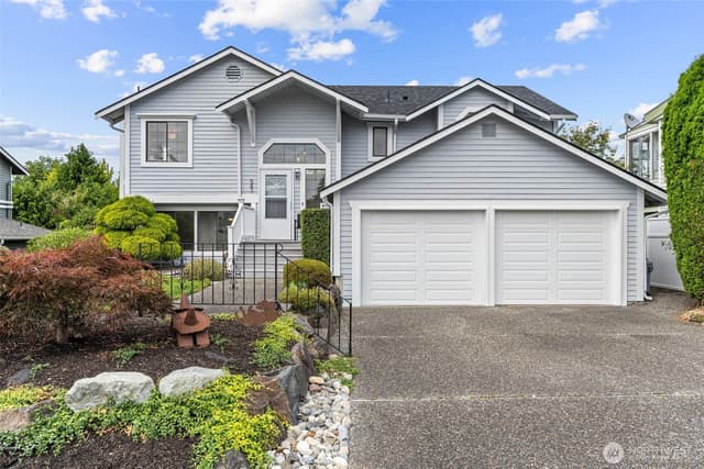 Property photo for 543 Hemlock Way, Edmonds
