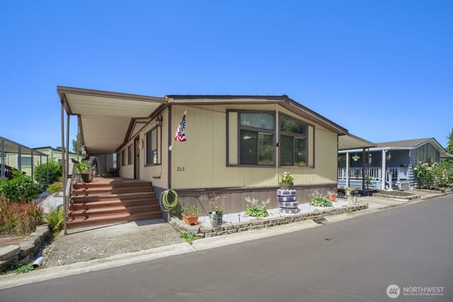 Property photo for 3611 NE I St #207, Auburn