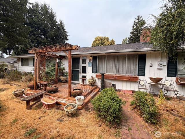 Property photo for 8815 37th Street W, University Place