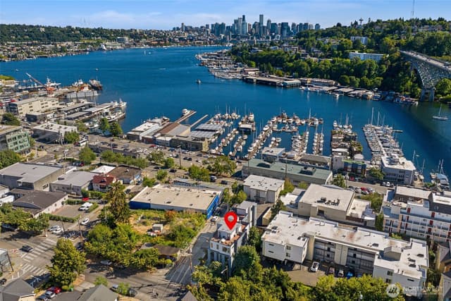 Property photo for 955 N 35th Street, Seattle