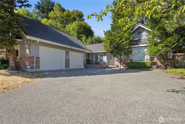 Property photo for 14018 SE 51st Place, Bellevue