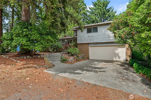 Property photo for 5210 NE 190th Street, Lake Forest Park