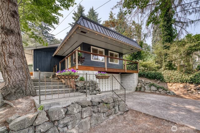 Property photo for 2930 Cascade Trail, Bremerton