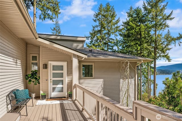 Property photo for 936 170th Place SE, Bellevue