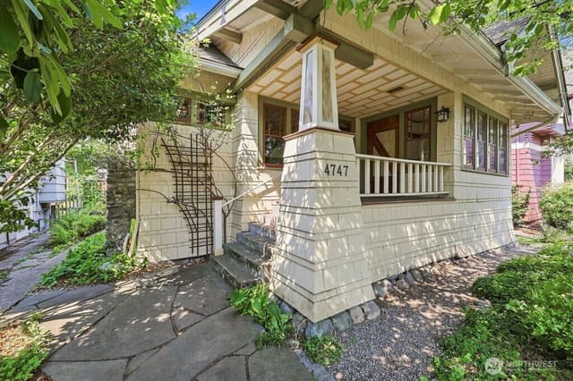 Property photo for 4747 4th Avenue NE, Seattle