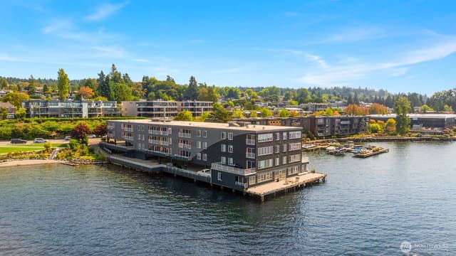Property photo for 733 Lake Street S #101, Kirkland, WA 98033
