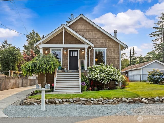 Property photo for 15820 12th Avenue SW, Burien